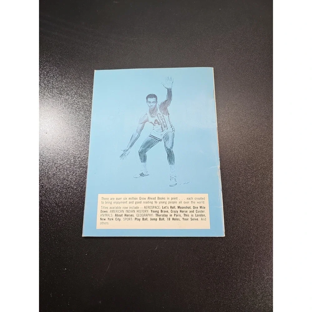 1969 Oscar Robertson Cincinnati Royals Jump Ball‎ booklet  Grow Ahead Books TWA